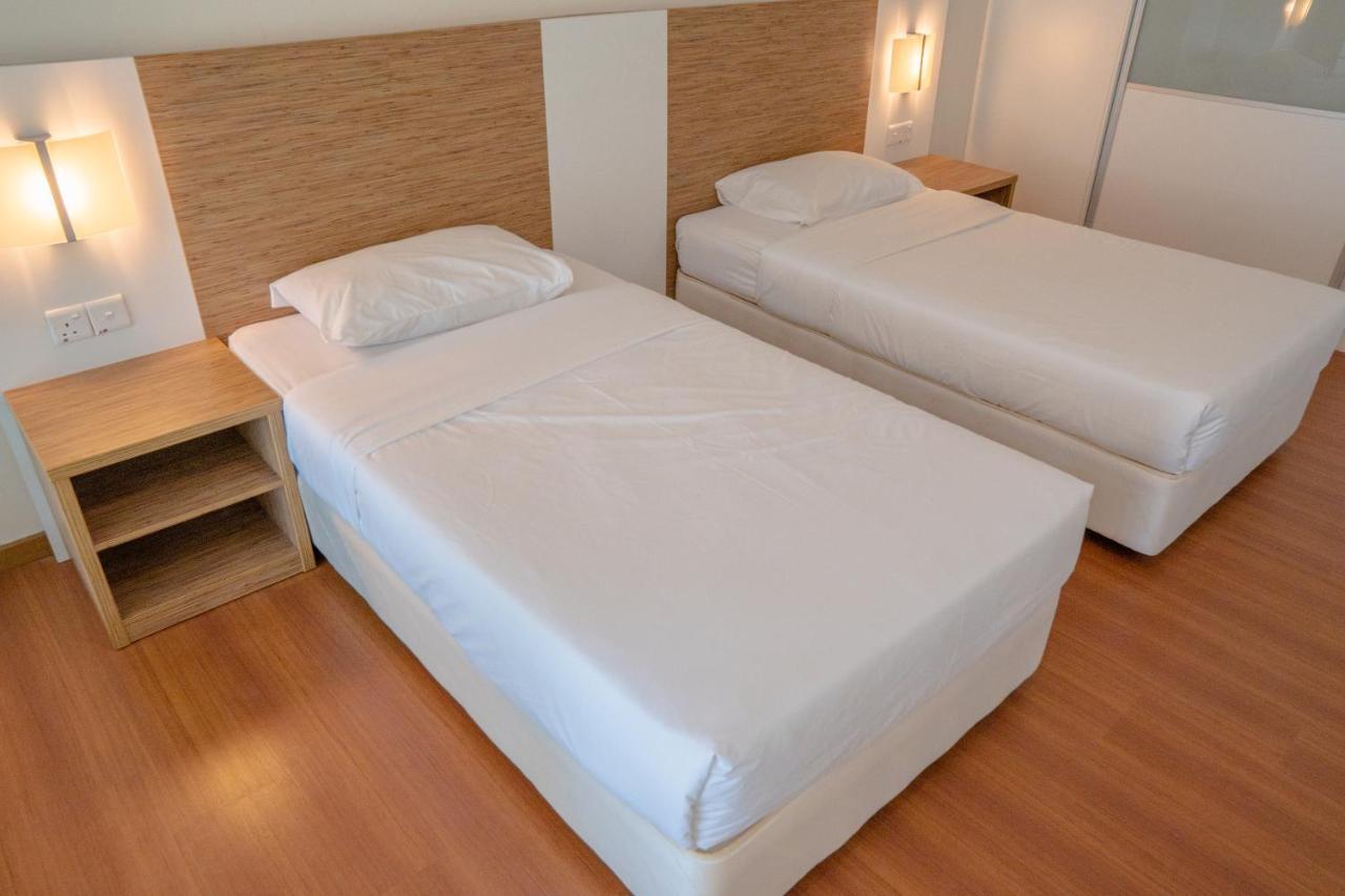 The Ceo Executive Suites Баян Лепас Екстериор снимка