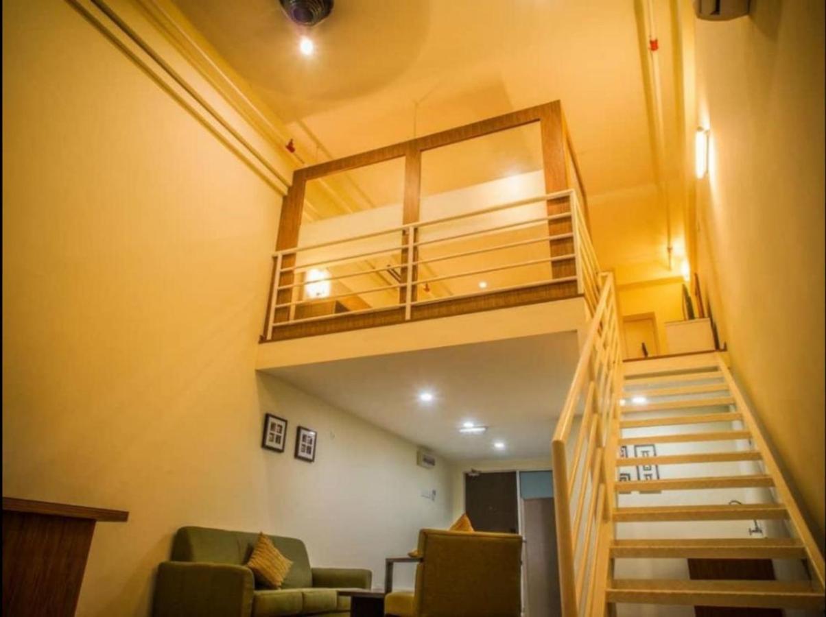 The Ceo Executive Suites Баян Лепас Екстериор снимка