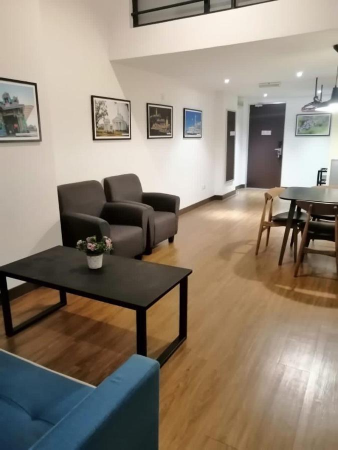 The Ceo Executive Suites Баян Лепас Стая снимка
