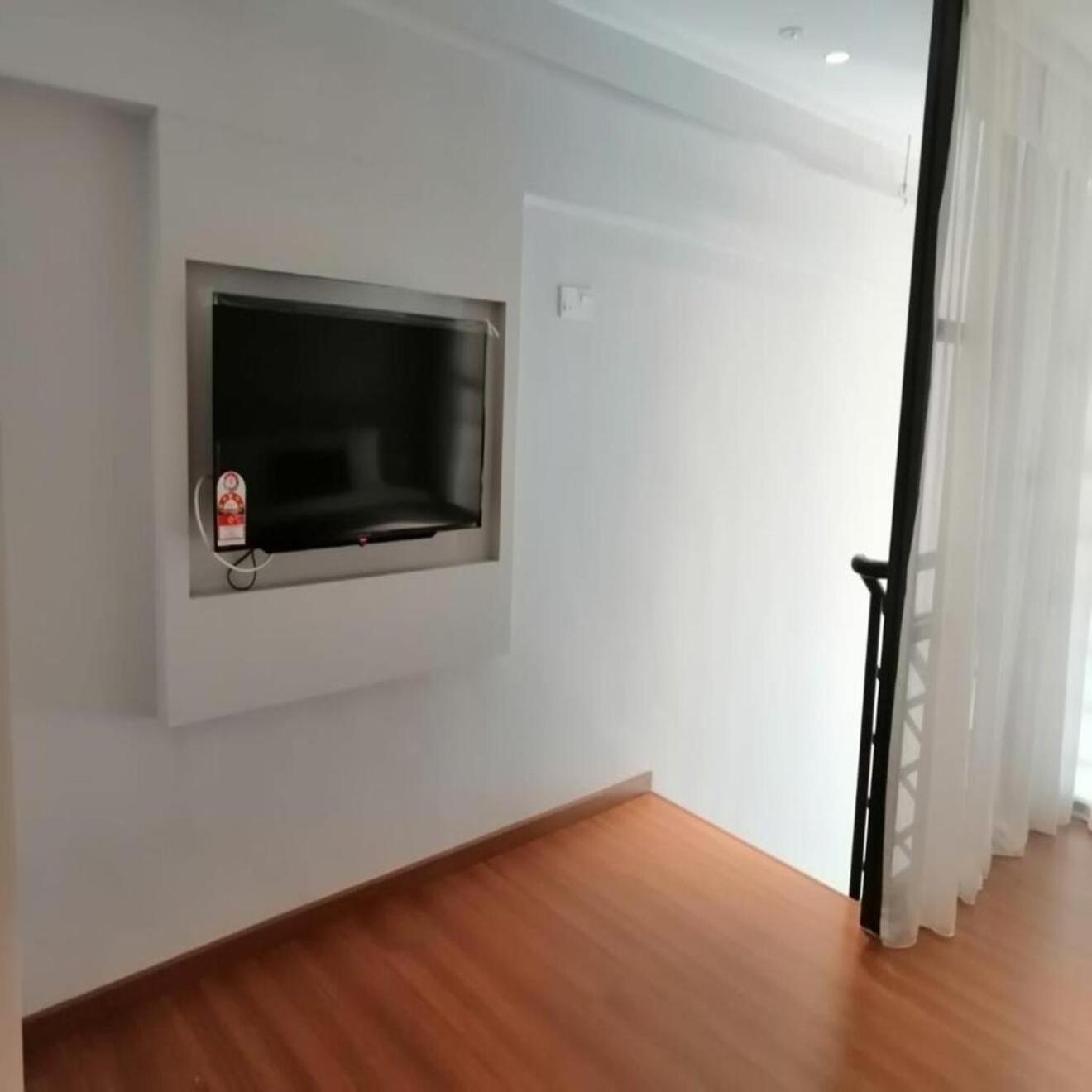 The Ceo Executive Suites Баян Лепас Стая снимка